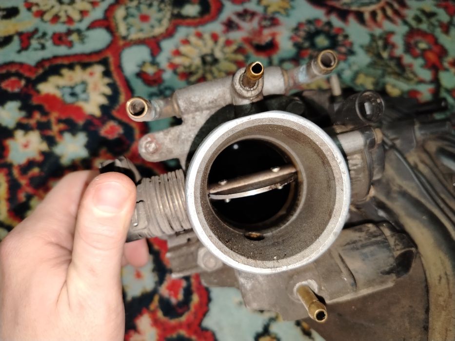 Продам впускной коллектор