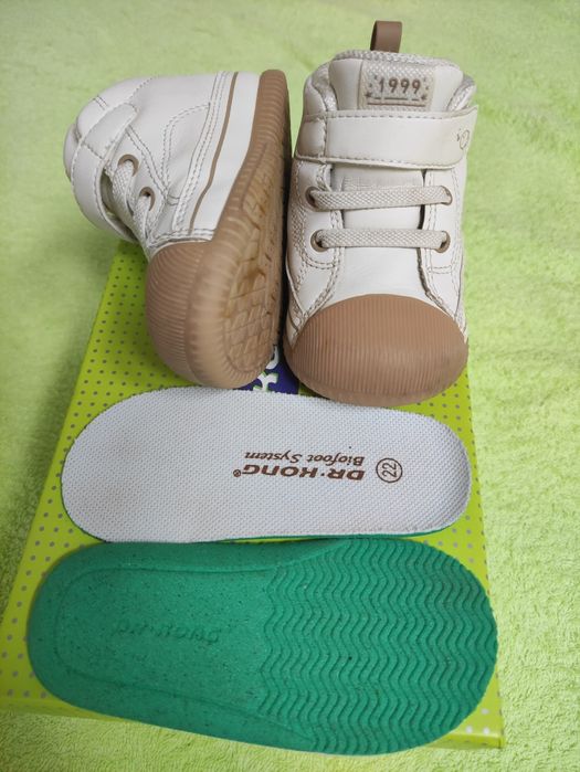 Ботинки детские 22 размер.