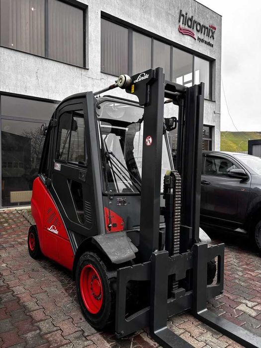 Stivuitor - Motostivuitor Linde H35T-02 CABINĂ An fabricație 2014