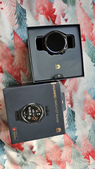 Продава се часовник Huawei watch gt runner