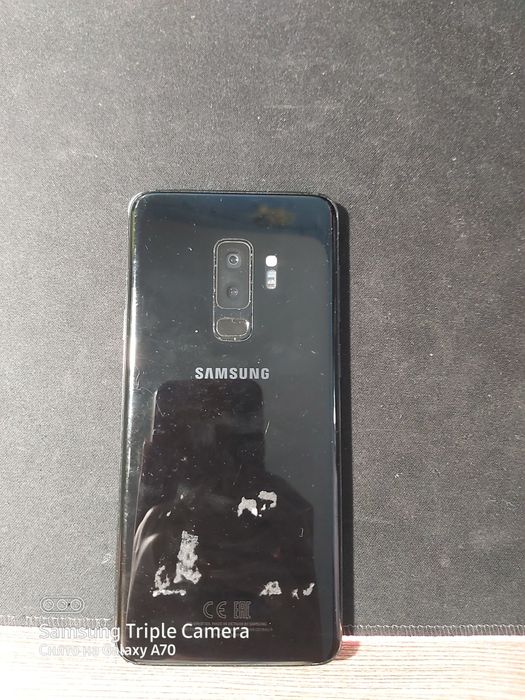 Продам самсунг с9+