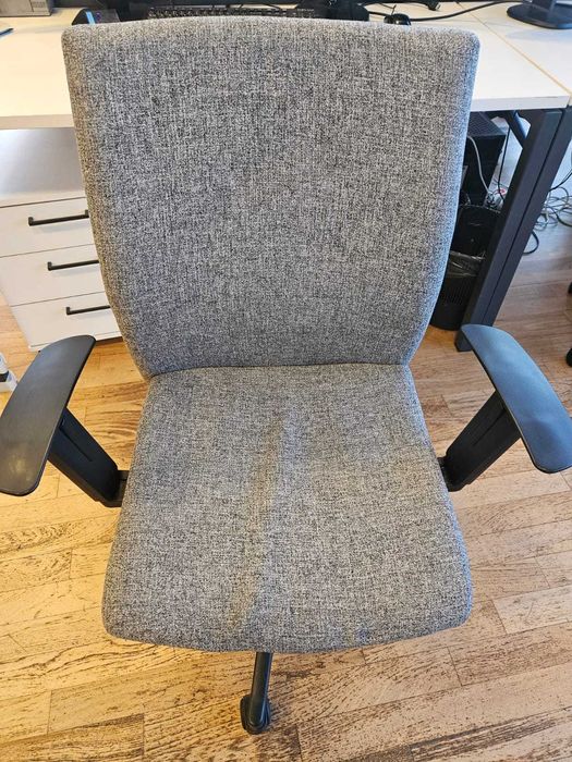 Офисные столы, тумбочки