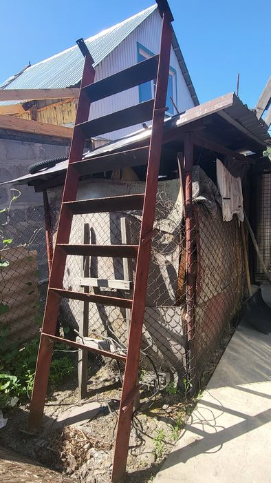 Лестница железная