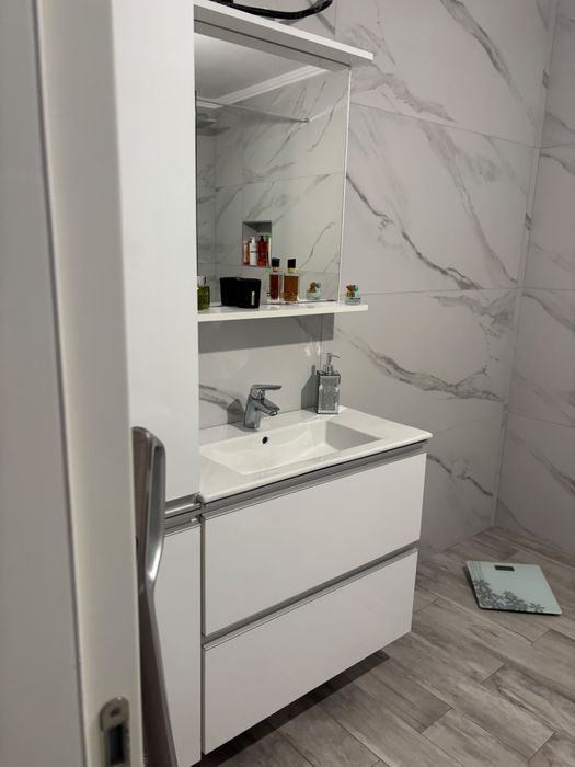 Vand casa mobilata