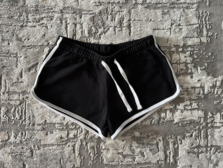 Pantaloni scurti