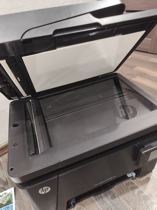 Продам цветной принтер лазерный