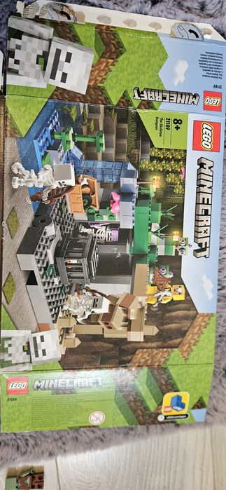 Lego Minecraft ferma de iepuri si temnita scheletelor