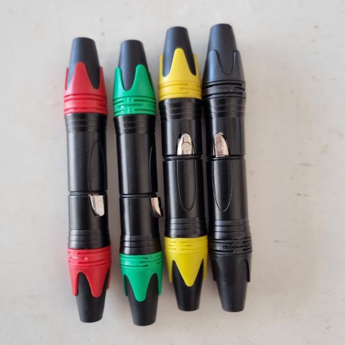 Mikrafon va distansonilar bor.