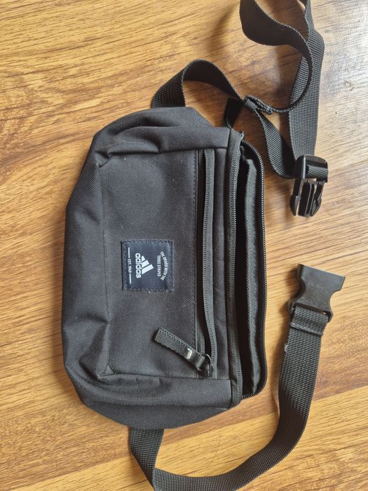 Чанта за кръст adidas