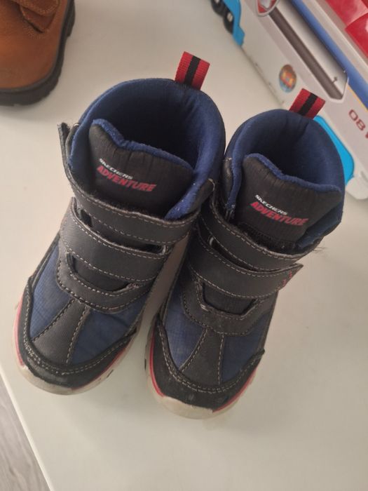 Vând ghete baieti skechers