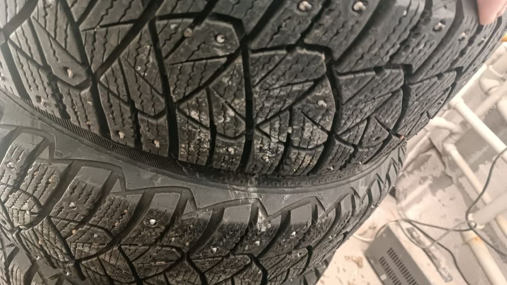 Продам бу зимние шины