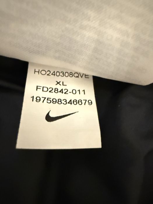 Vând geacă Nike Therma-Fit(158-170 cm), în stare perfectă