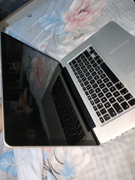 Mackbook pro 2011 cor7