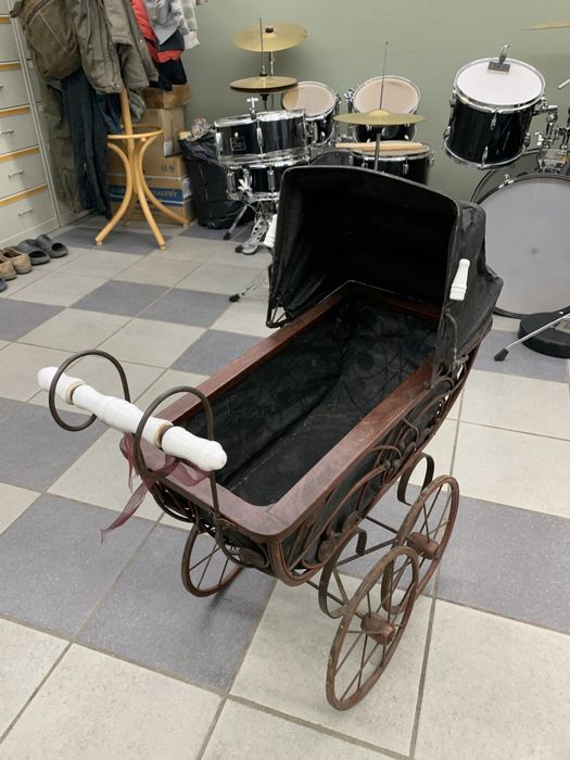 Cărucior copil (antic)