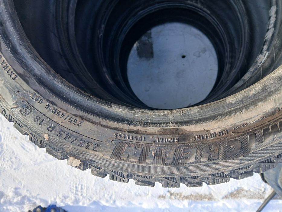 Продам резину на 18