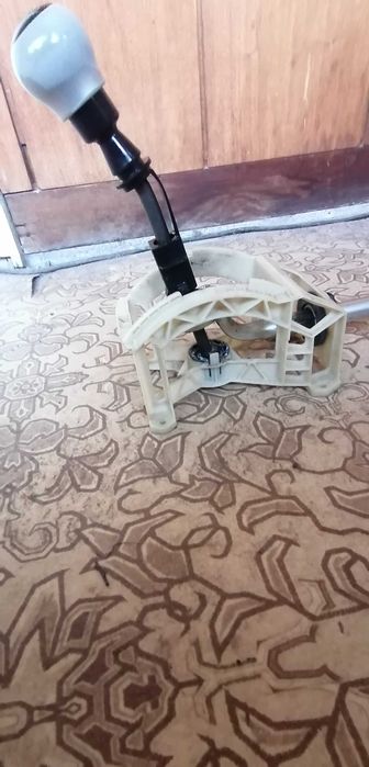 скоростен лост и резервоар за OPEL Astra H