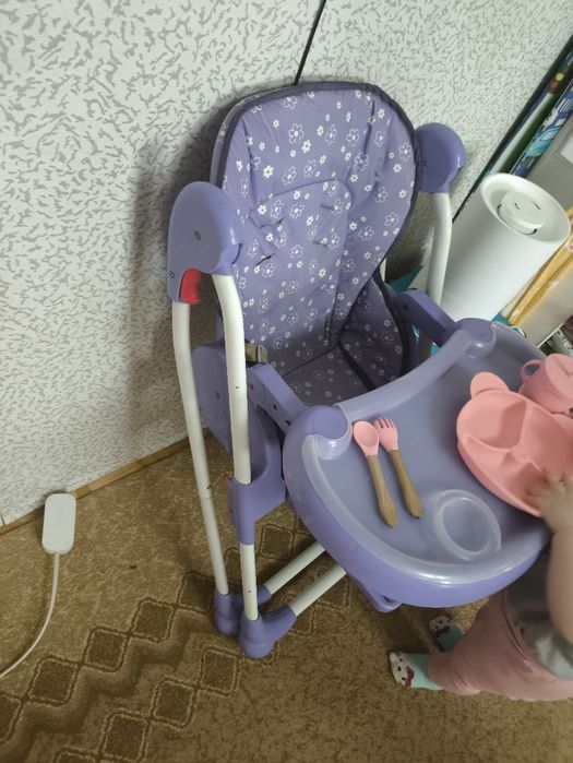 Продам столик для кормления