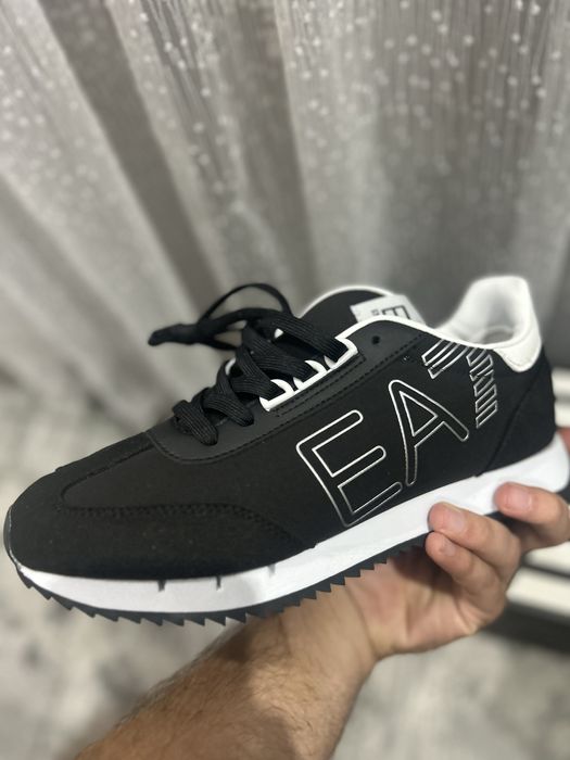 EA7 маратонки.