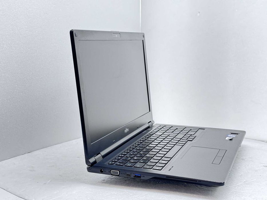 Реновиран лаптоп втора Fujitsu LIFEBOOK E559 15.6" IPS 1920x1080 webcam i3-8145U 8GB DDR4 260GB NVMe/ клас А/ 12м гаранция