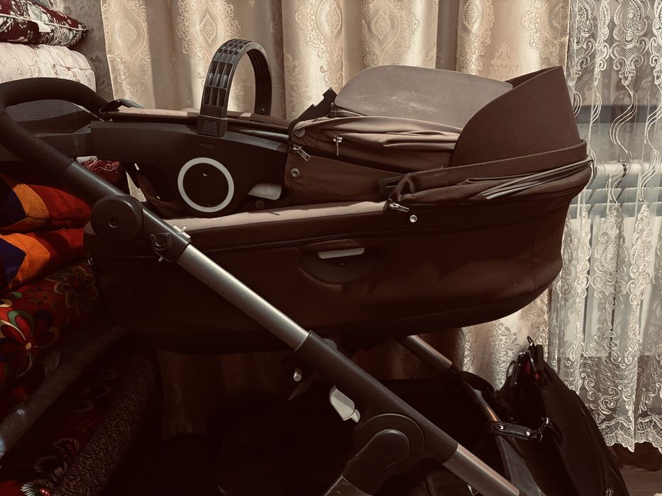 Продается Коляска  STOKKE