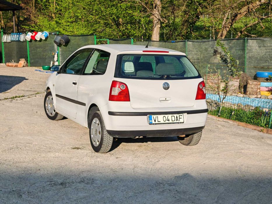 VW Polo 1.9 SDI manuala 2004 Schimb cu SMART FORTWO CABRIO sau cu VW Passat combi automat