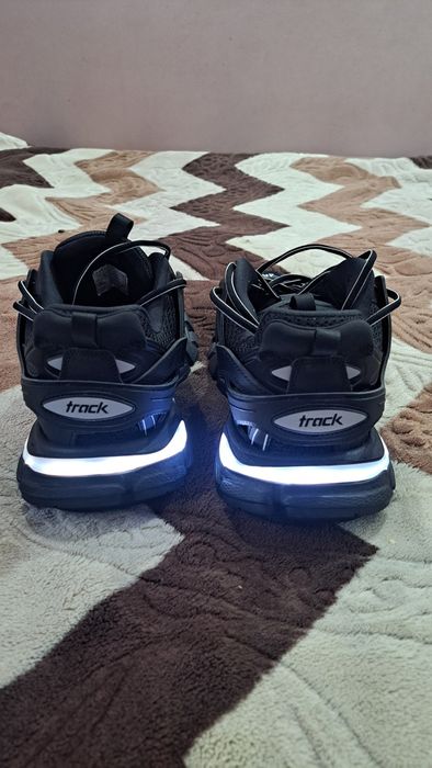 Balenciaga track led