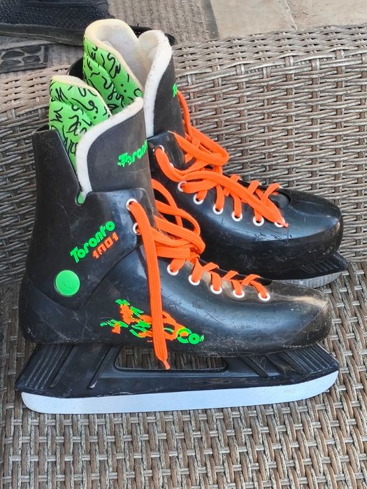 Продавам кънки за лед