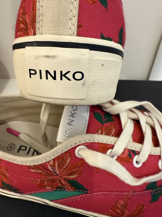 Оригинални кецове на Pinko