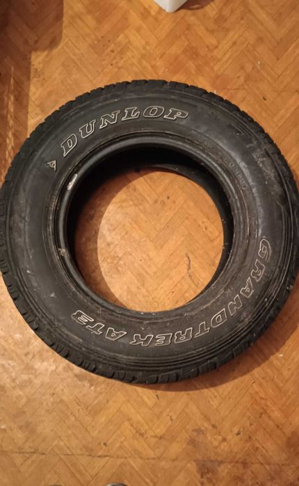 Продавам гуми Dunlop grandtrek at3 р-р 215/75/15