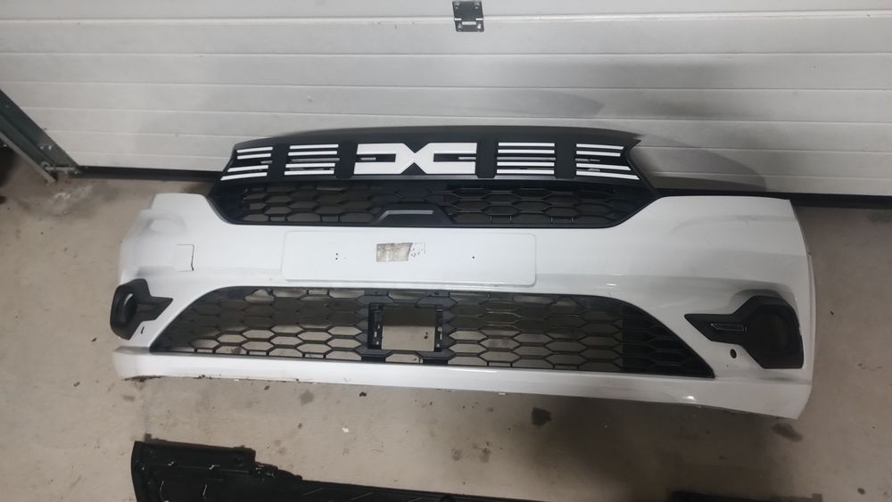 Bara fata,  trager , ochelari faruri , volet , radiator Logan 2022