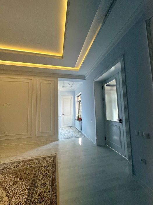 Уч кахрамон  постидан 6 км кирганХожи ота 2 этажли 5 соток уй сотилади