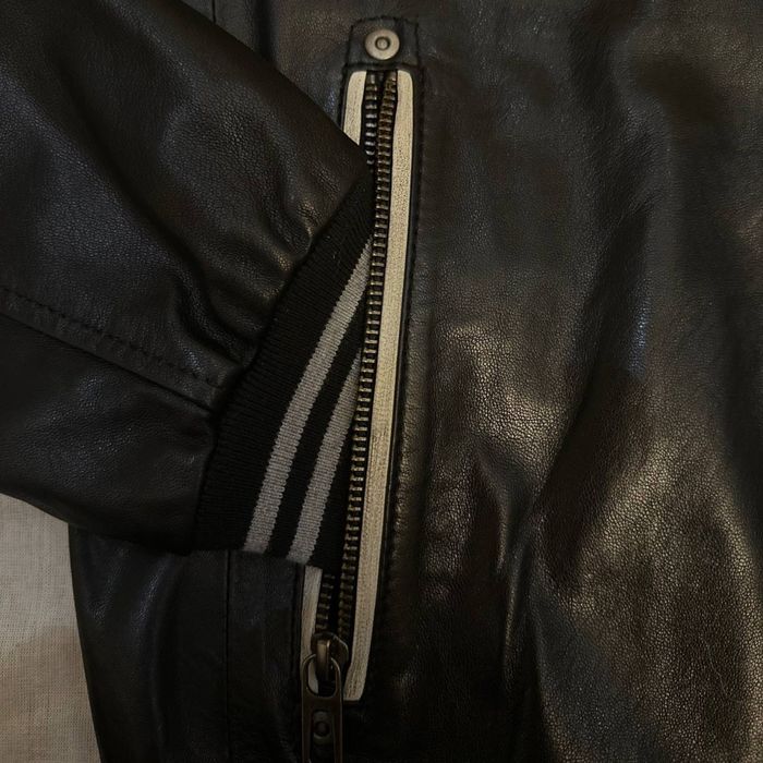 Продаётся куртка кожаная привезена из Турции, новая.