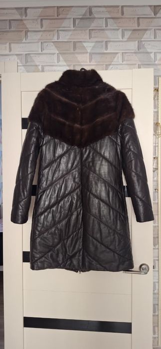 Продам кожаный пуховик