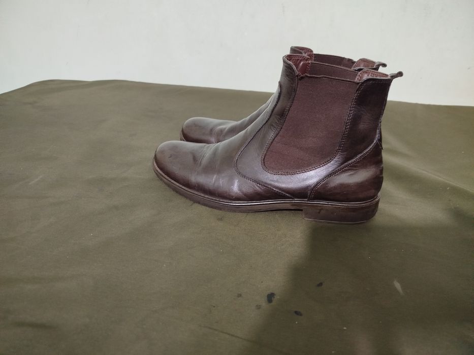 Продам кожаные казачки.