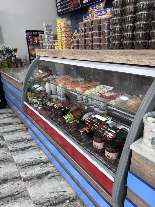 Витриный холодильник