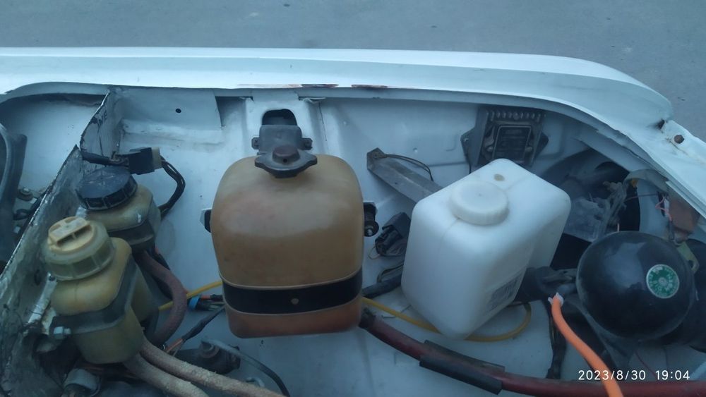 Jiguli 2106 sotiladi