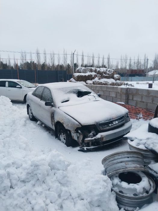 Ауди А4 на запчасти