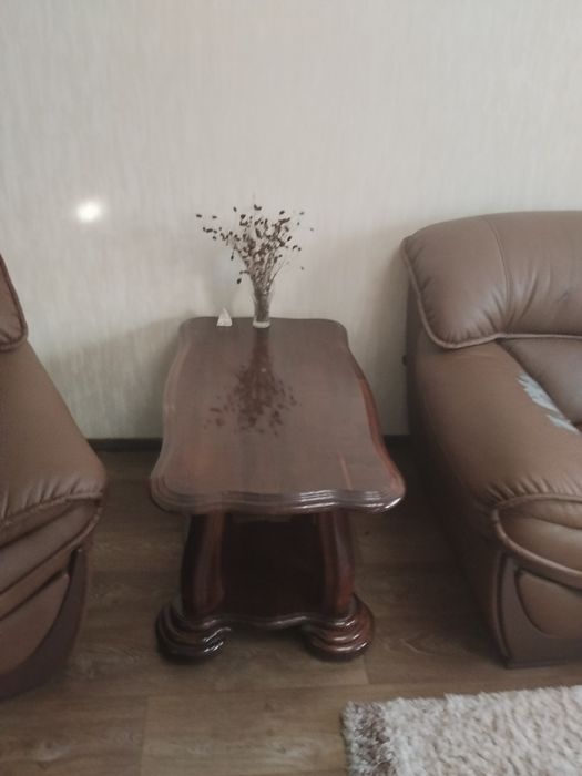 Продам диван , кресло и столик
