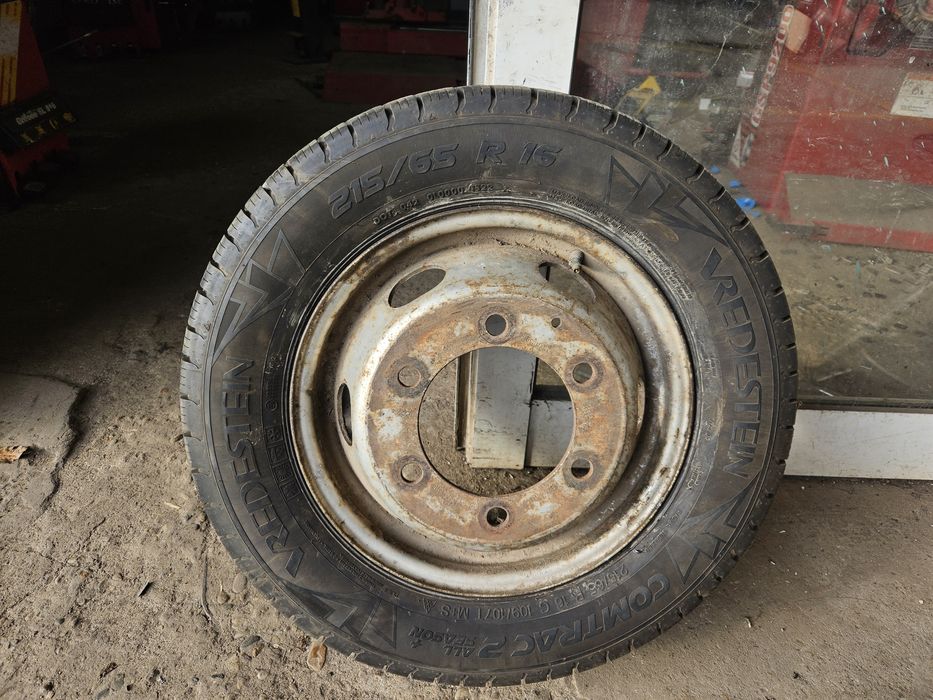 215/65R16C Vredestein с 16" VW джанта