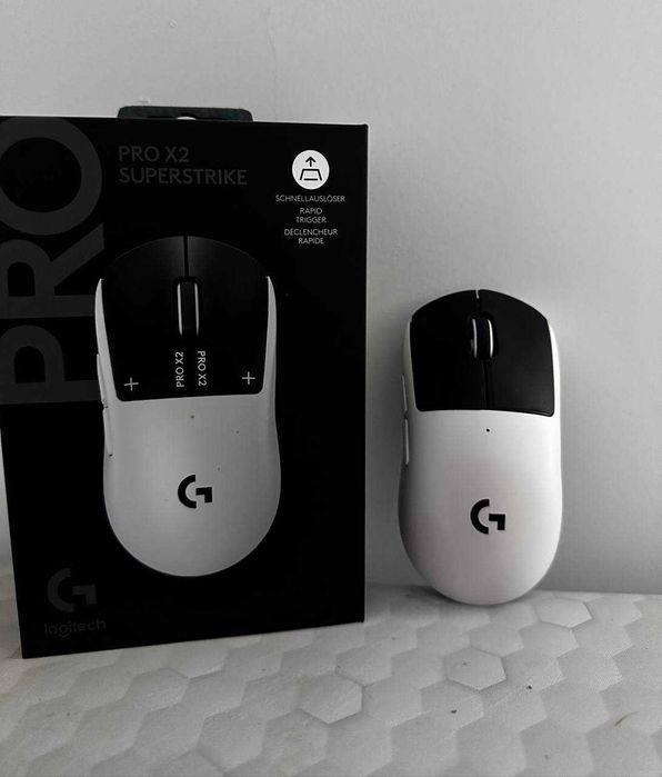 Logitech Pro X2 Superstrike, full box + skates sigilate