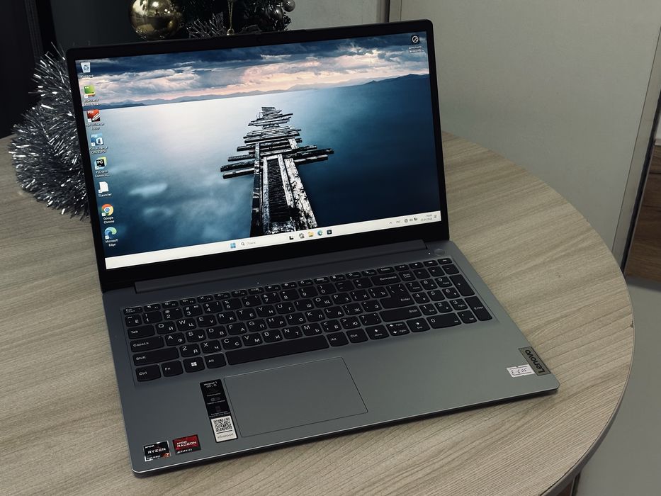 Lenovo — Ryzen 7 5700U ram 16 ssd 512