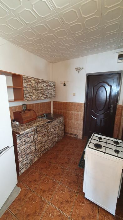 Închiriez garsoniera Compa