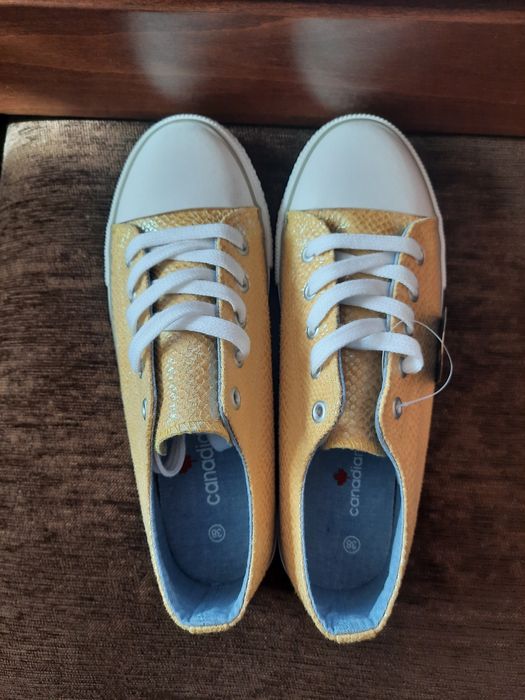 Дамски платненки Canadians