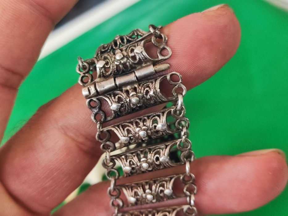 Стара сребърна гривна