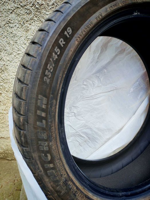 Летни гуми за електрическа кола Michelin Pilot Sport EV 235/45/R19