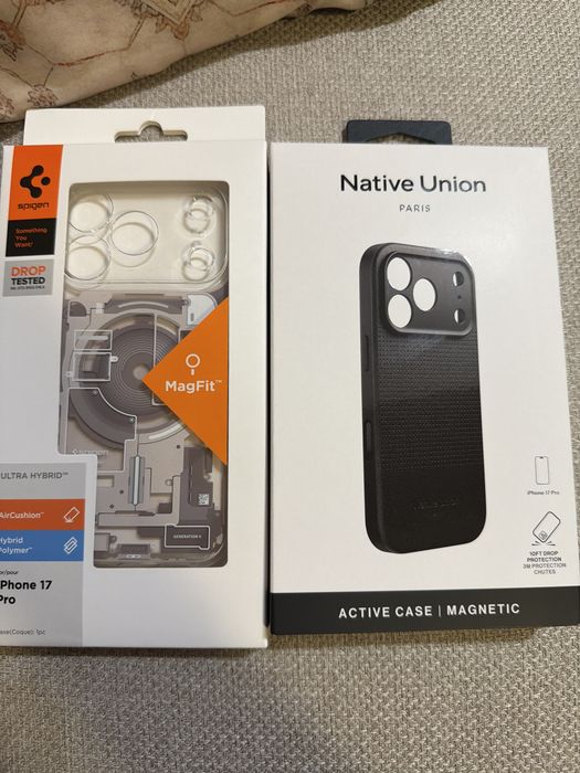 Кейс iPhone 17 Pro native union/Spigen