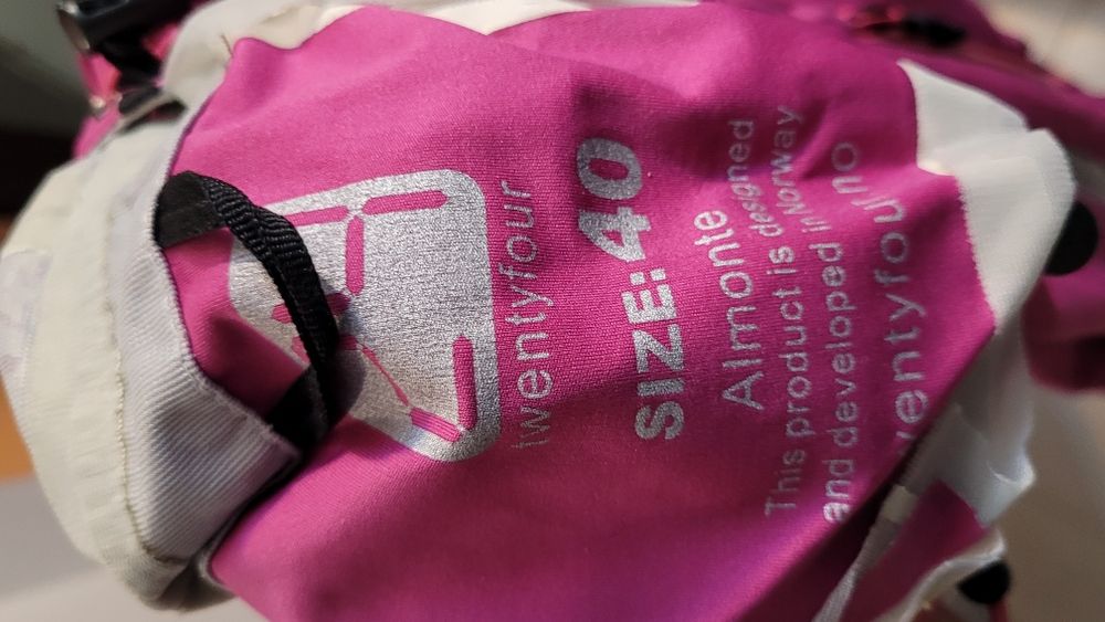 Дамски неопренови якета Bergans