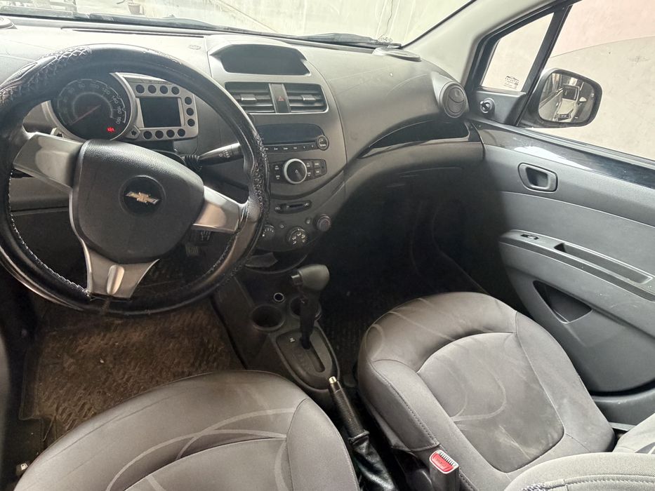 2014 Avtomat spark sotiladi. Xolati ideal