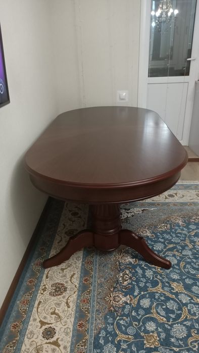 Стол для гостиной