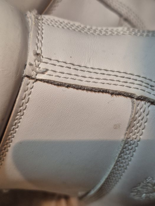 Ghete Timberland din piele premium – alb